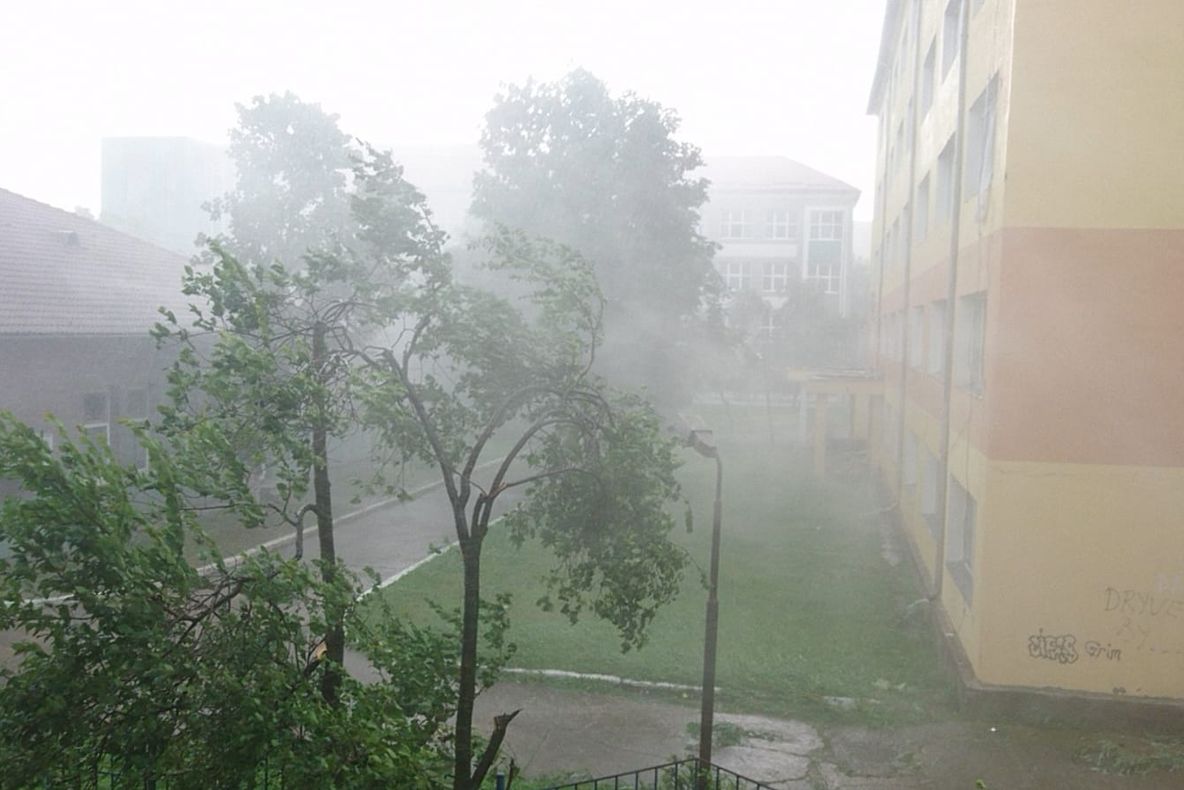 Furtună puternică la Reșița VIDEO