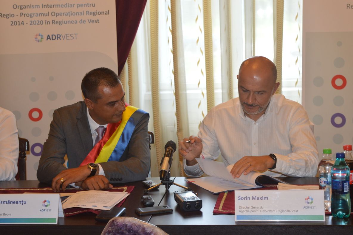 Bocșa se modernizează cu bani europeni: autobuze electrice, stații de transport și trotuare refăcute, piste de biciclete și autobaza reabilitată FOTO-VIDEO