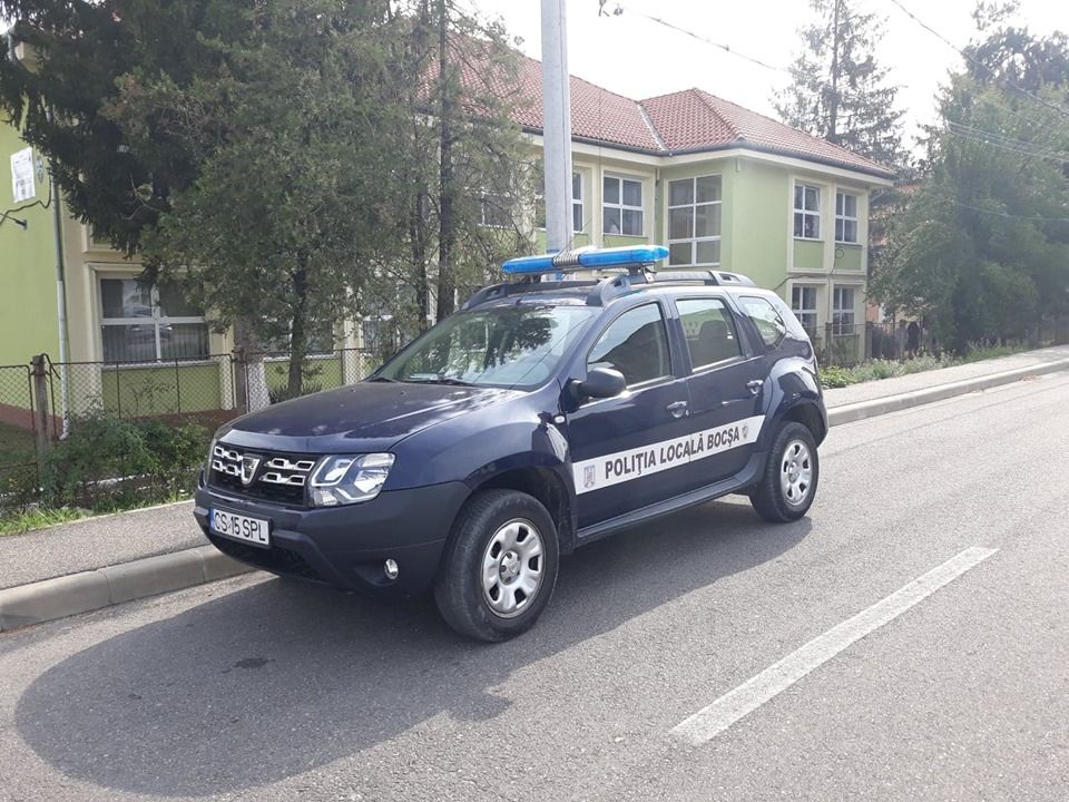 Trei elevi mușcați de un câine chiar în școală