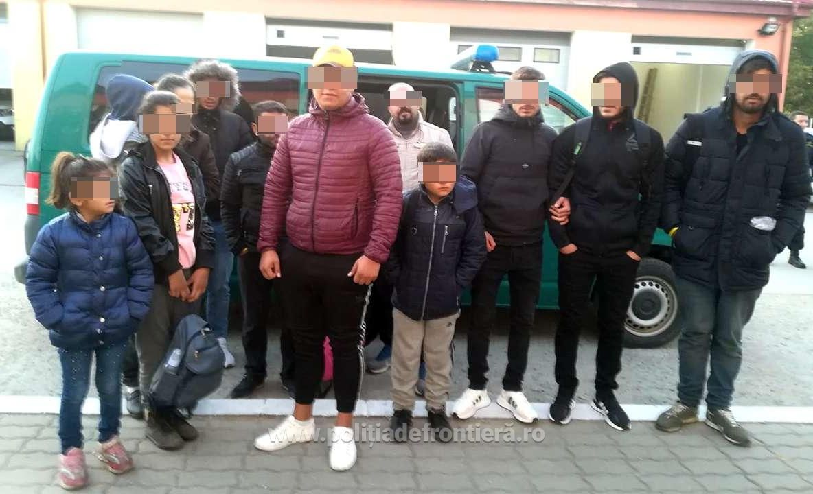 Unsprezece cetăţeni turci şi trei călăuze, depistaţi de poliţiştii de frontieră de la Oraviţa VIDEO