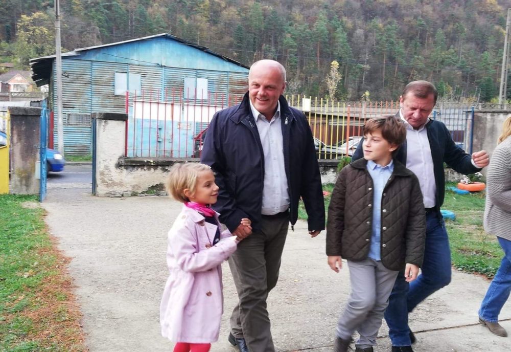 Dorinel Munteanu revine pe banca CSM Reșița, vezi ce mutări se pun la cale