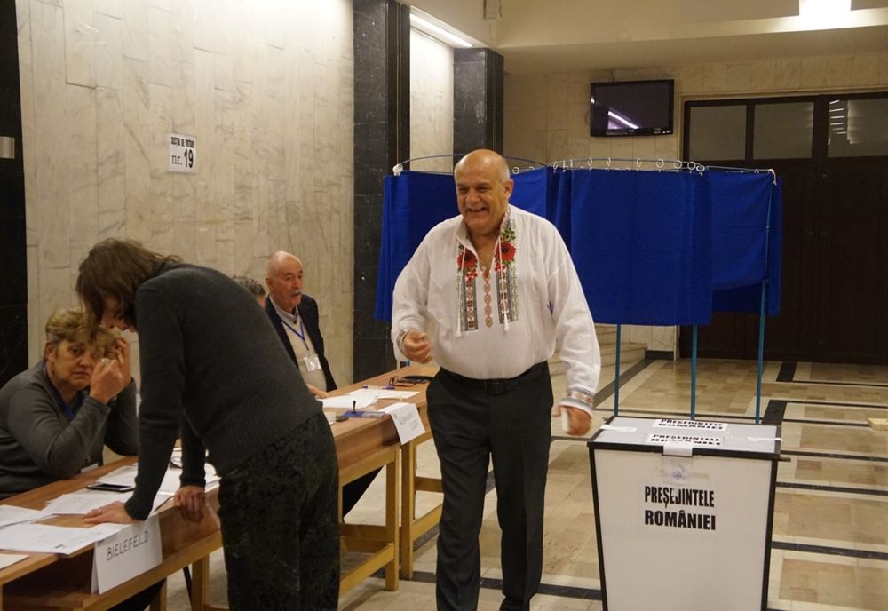 Primele incidente electorale în Caraș-Severin, la Reșița alegătorii au venit la vot în ie