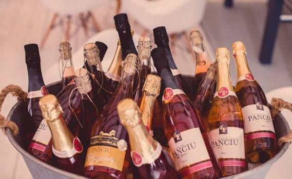 S-ar putea să rămânem fără vestita șampanie de Panciu, vezi ce a decis Tribunalul CS