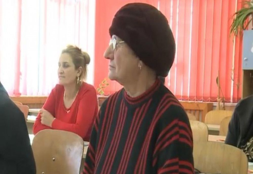  VIDEO. Elevă în clasa a III-a, la 58 de ani 