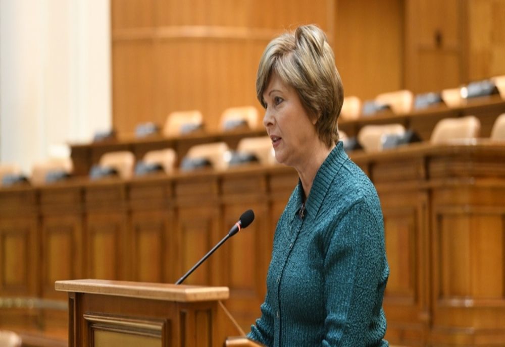 Guvernul PNL este în tranșee pentru a ține țara pe linia de plutire, în timp ce unii politicieni vor să capitalizeze voturi pe seama tragediei