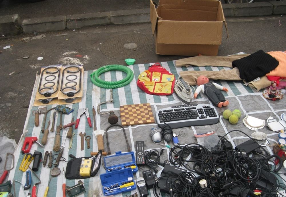 Piața auto și cea de vechituri din Reșița se redeschid