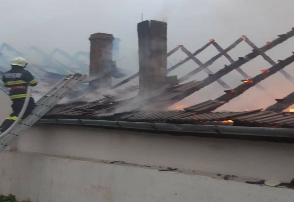 Incendiu izbucnit la casa parohială din localitatea Buchin