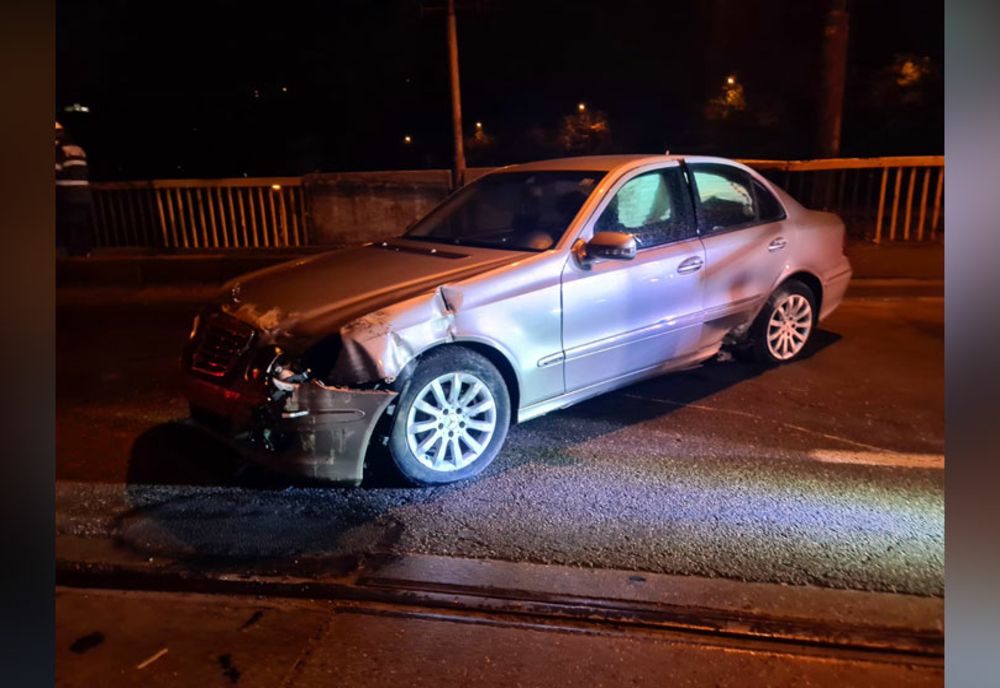 Accident la Reșița provocat de un șofer începător