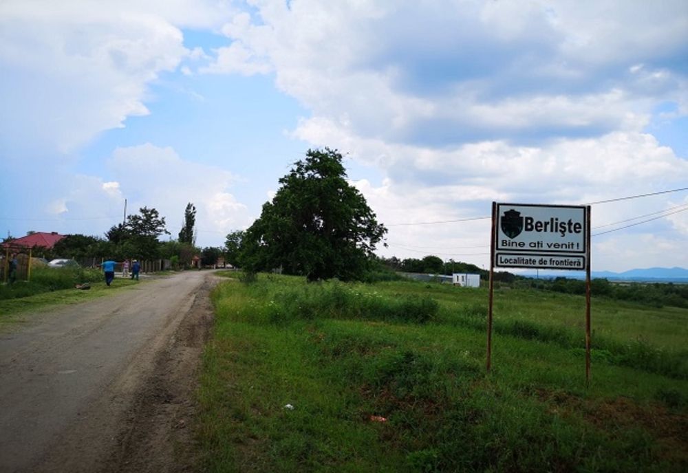 Cinci localități din județul Caraș-Severin așteaptă de mai bine de 30 de ani să fie legate de orașele din apropiere