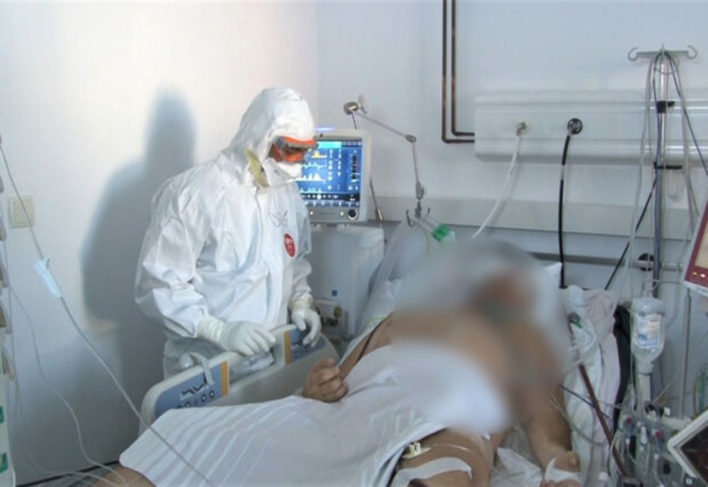 Conducerea spitalului din Reșița, acuzată că  ascunde un incident grav: pacienții de la ATI COVID au fost evacuați de urgență 