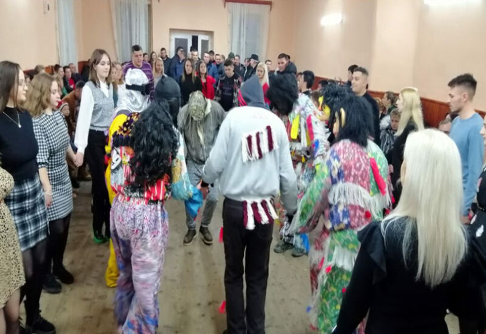 Obicei vechi de sute de ani, păstrat cu sfințenie de locuitorii unui sat din Caraș-Severin