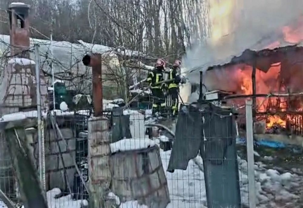 Gospodărie cuprinsă de flăcări, la Reșița