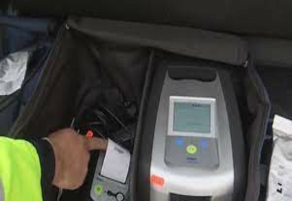 Băut și drogat la volan, prins de polițiști pe o stradă din Reșița