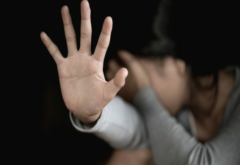 Actul sexual cu un minor sub 16 ani, considerat viol. Noua lege adoptată de Camera Deputaților