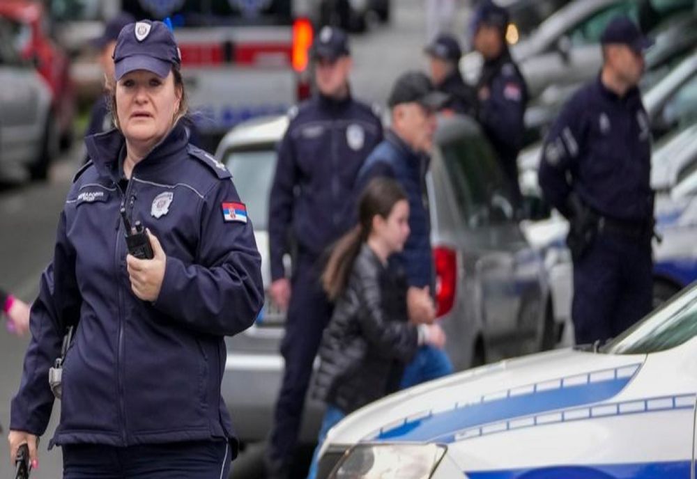 Nou ATAC într-o școală din Belgrad: O fată de 15 ani a înjunghiat o profesoară și o elevă, la o zi după masacrul cu 9 VICTIME