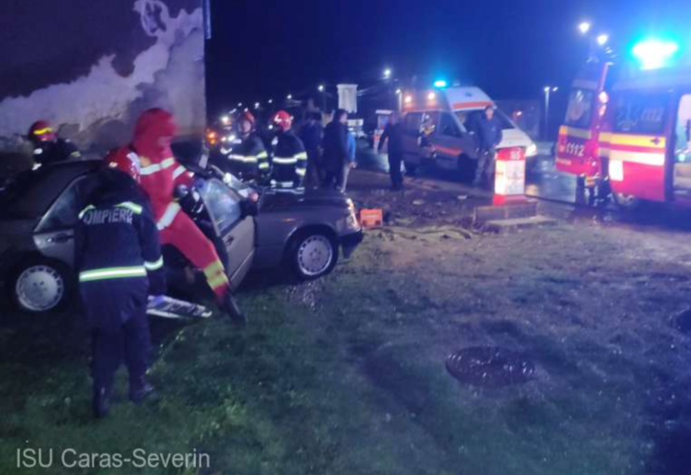 Cod roşu de intervenţie în Caraş-Severin. Două persoane au murit într-un accident pe DN 57