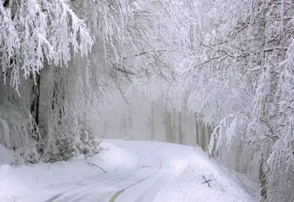 Prognoza meteo pe o lună. Temperaturile scad dramatic: ger năprasnic și ninsori abundente