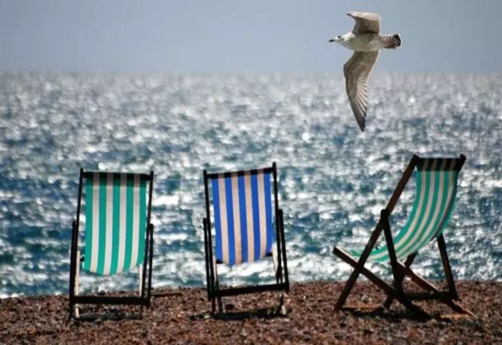 Cea mai periculoasă plajă din Grecia, unde turiștii își pun viața în pericol dacă intră în apă