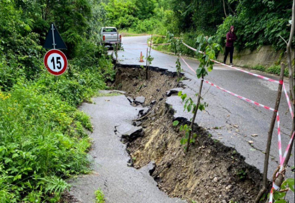 Tragedie fără margini: Peste 100 de morți, în urma unei alunecări de teren
