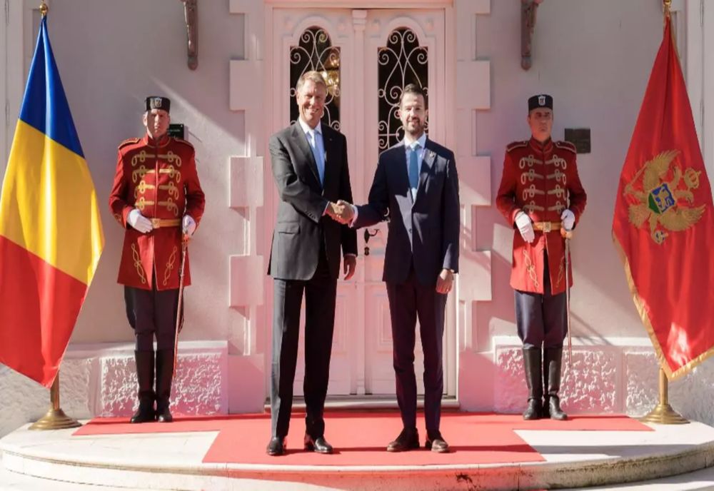 IOHANNIS, ÎN VIZITĂ ÎN MUNTENEGRU, ÎN PLIN SCANDAL POLITIC ÎN ȚARĂ: „E UN MOMENT ISTORIC PENTRU ROMÂNIA”