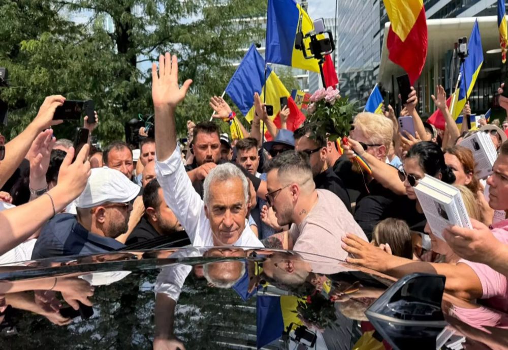 CĂLIN GEORGESCU AJUNGE ÎN MIJLOCUL ROMÂNILOR AFECTAȚI DE INUNDAȚII. MOBILIZARE URIAȘĂ ÎN SUCEAVA, APEL LA UNITATE NAȚIONALĂ - LIVE TEXT ȘI VIDEO