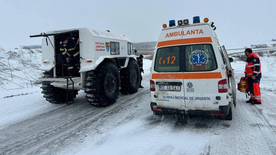 Viscolul închide drumuri și lasă localități fără electricitate