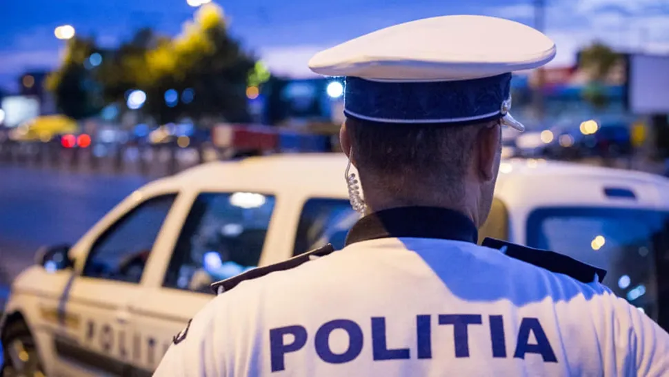 Polițist din Caransebeș obligat să poarte brățară electronică după ordin de protecție