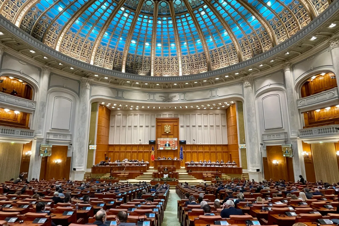 Zi decisivă în Parlament: audierile pentru Guvernul Veștea încep la prânz, votul final - luni seara