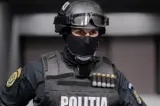 Scandal în Hunedoara! Bărbat anchetat după ce și-ar fi amenințat foștii colegi cu un pistol, filmat și postat online