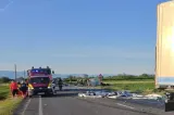 Două TIR-uri s-au izbit frontal pe DN6. Un șofer a murit pe loc, iar alte două persoane au fost rănite