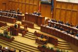 Moțiunea împotriva lui Ilie Bolojan, citită azi în plenul reunit al Parlamentului