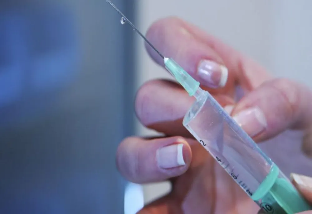  Cercetători români, aproape de un vaccin pentru coronavirus. Legătura cu noile terapii împotriva cancerului 
