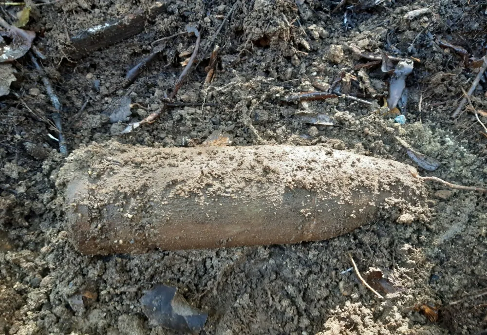 Proiectil neexplodat găsit în mijlocul străzii