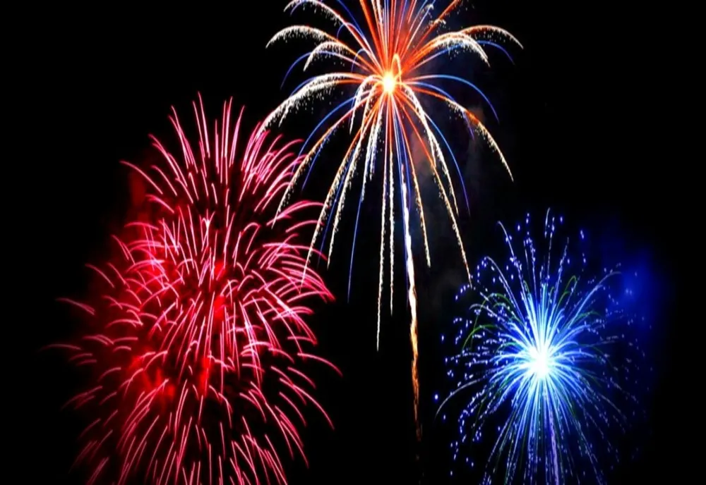 Revelion în pandemie:  Focuri de artificii fără spectatori la Reșița și Caransebeș