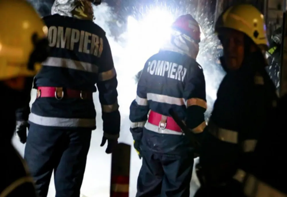 O butelie a explodat într-o casă din Caraș Severin