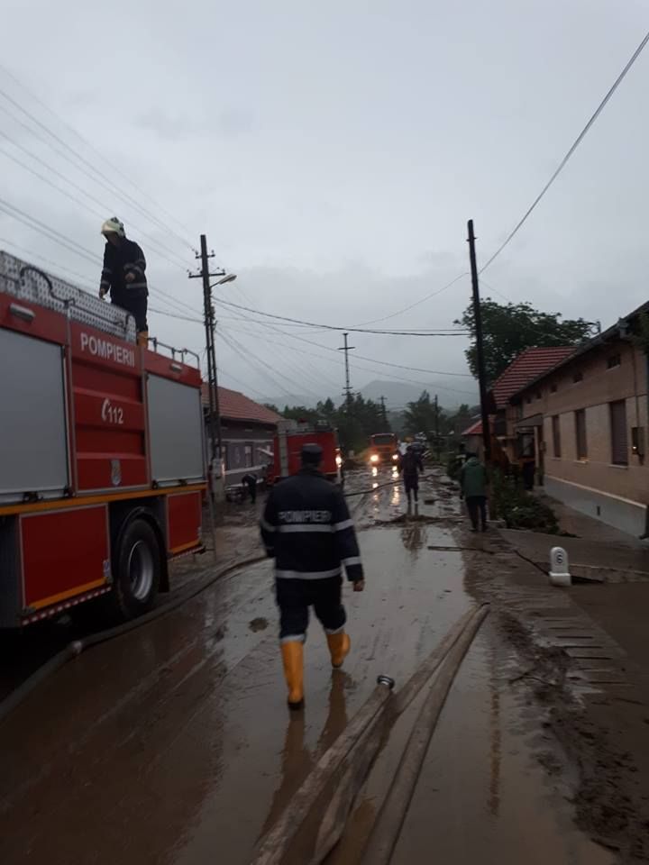 cod rosu inundatii valea carasului (3)