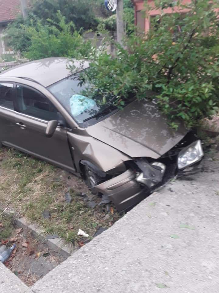 Accident Mehadia cu doi raniti (5)