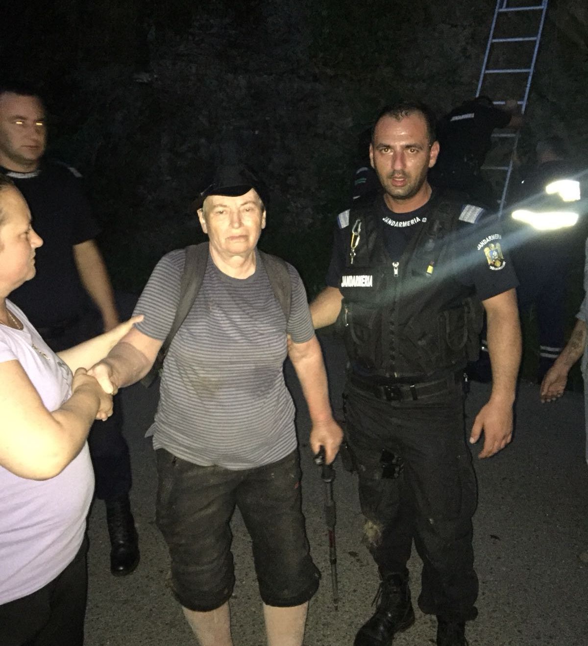 Actiune salvare turista Baile Herculane la izvorul conteselor (4)