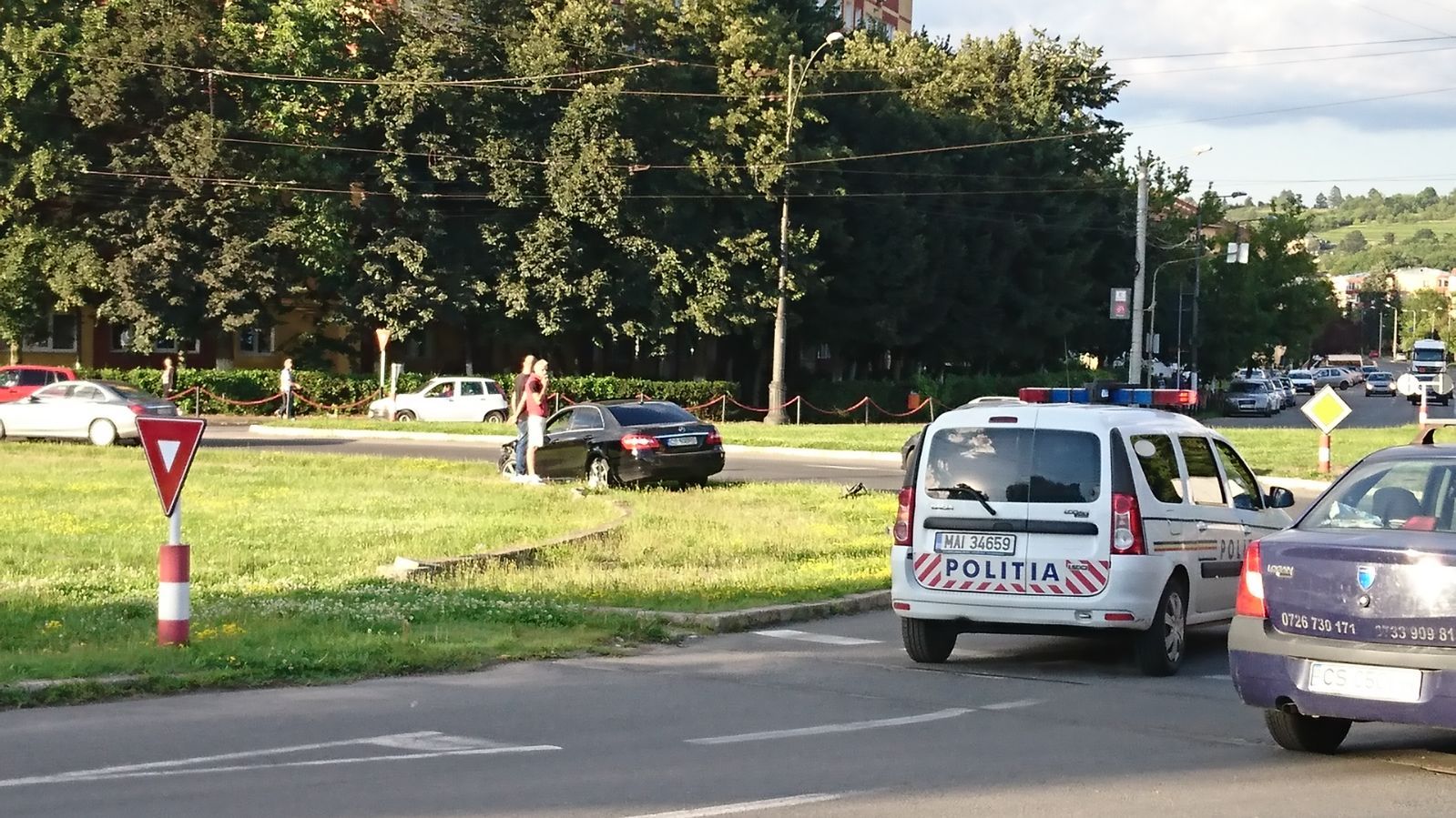 accident sens giratoriu Intim (3)