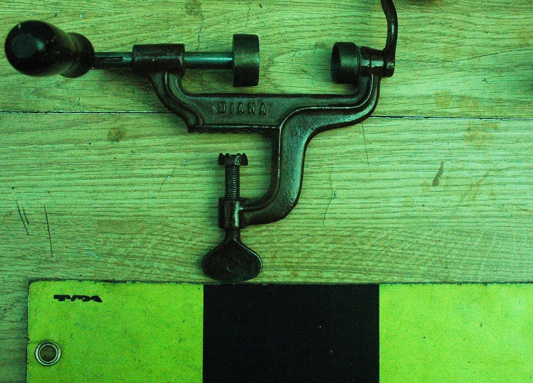 braconaj instalatie artizanala de confectionat gloante