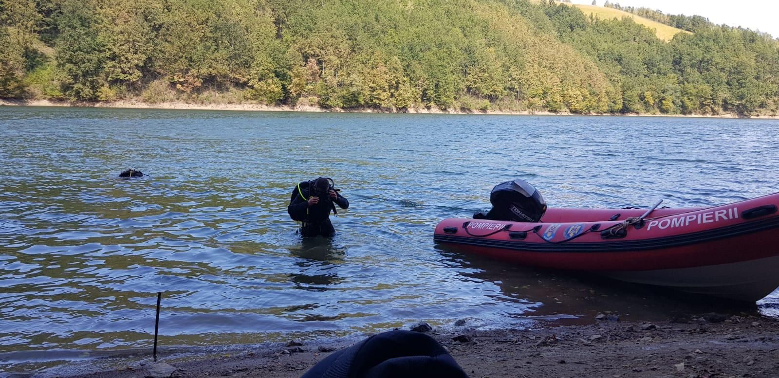 Un bărbat de 55 de ani a fost dat dispărut zilele trecute, suspiciunea fiind că s-ar fi înecat în lacul Secu.