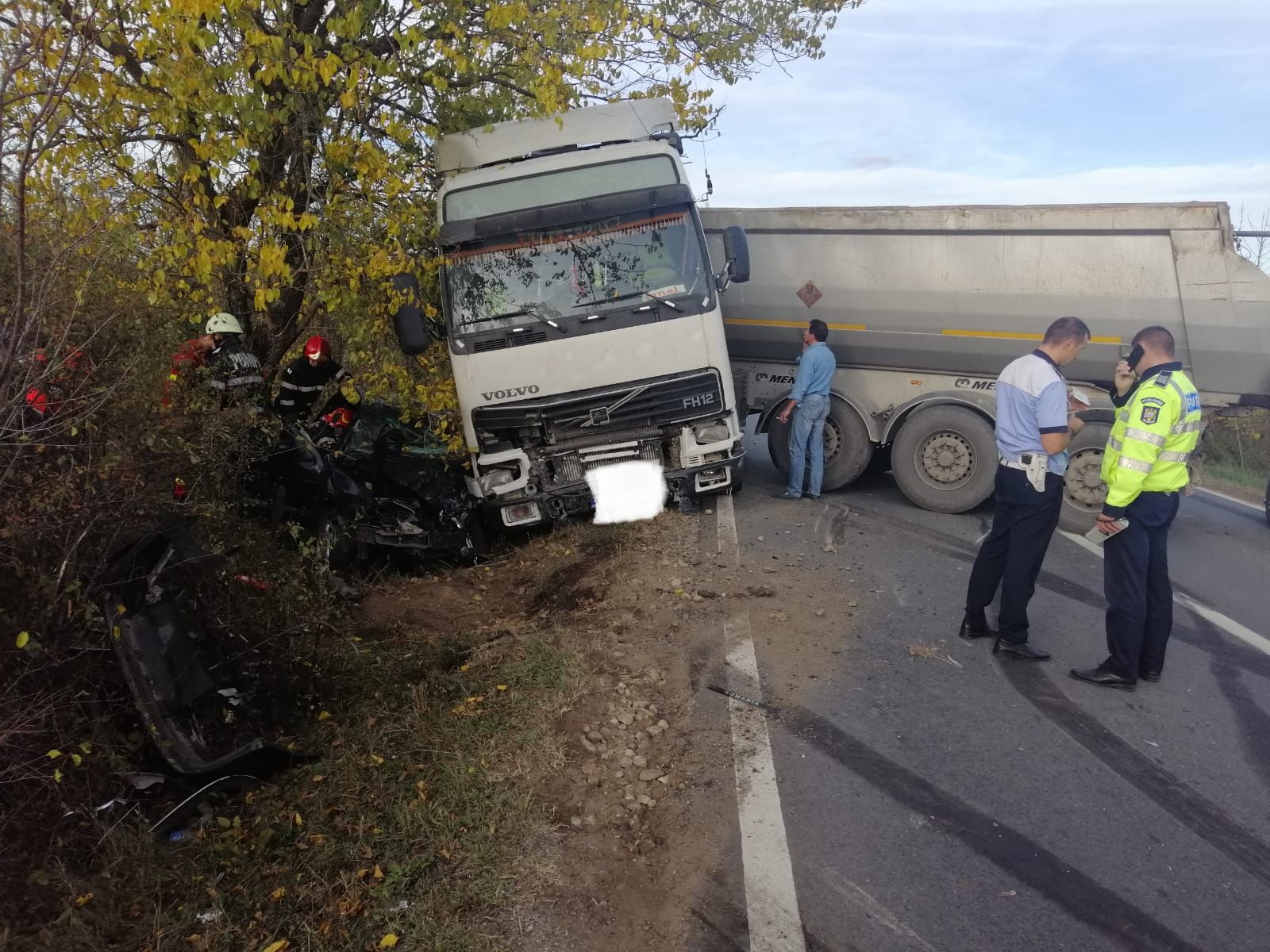 Circulație blocată pe DN 58 în localitatea Brebu, un grav accident rutier (3)