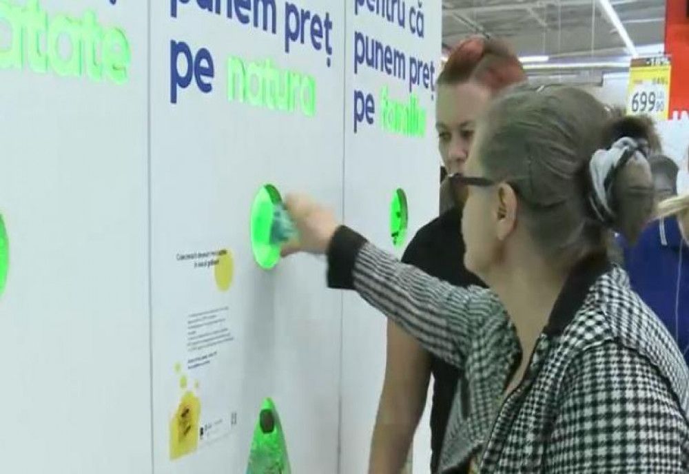  Reciclarea PET-urilor, recompensată cu fructe și legume românești. Proiectul, primit cu entuzism 