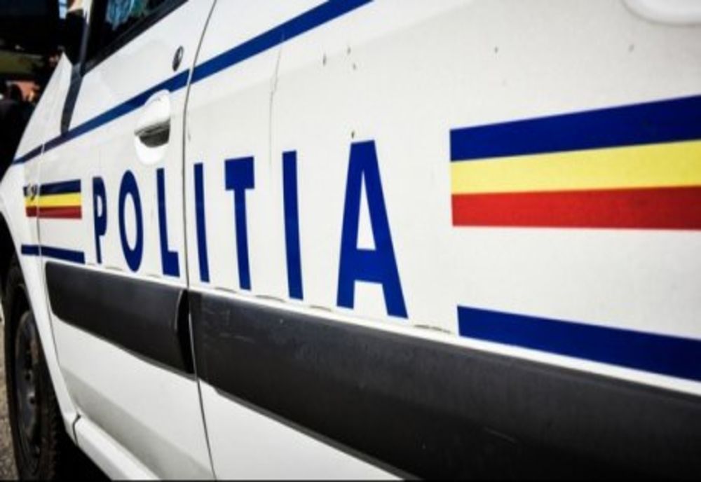 Arad: AUDIO 25 de elevi, prinși în timp ce fumau în școli sau în apropierea acestora. Ce măsuri a luat Poliția