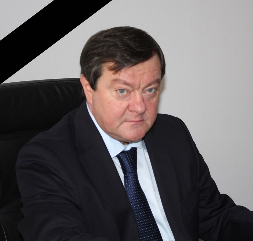 Trupul neînsuflețit al lui Sorin Frunzăverde va fi depus astăzi la Consiliul Județean Caraș-Severin