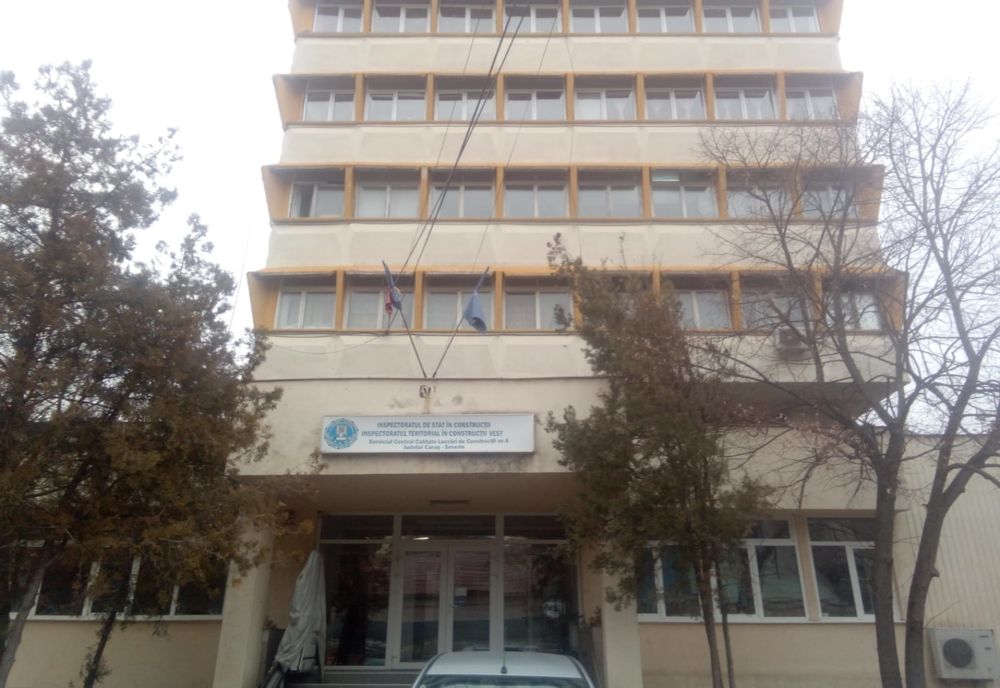 Curajosul Prescornițoiu se teme de presă și se ascunde în spatele biroului