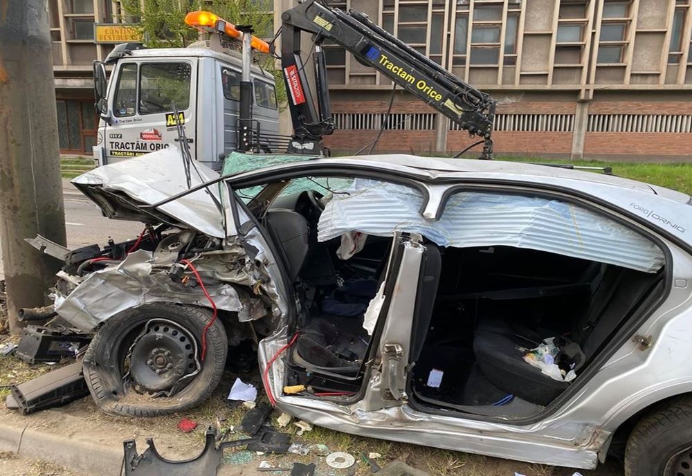 A murit fix în Vinerea neagră! Un tânăr inconștient din Reșița a condus spre propria moarte și și-a băgat 2 prieteni în spital FOTO