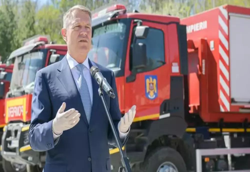 Klaus Iohannis: "Eu personal voi sărbători Învierea Domnului acum, duminică, și pot să vă spun ce o să fac eu. O să stau acasă, împreună cu soția mea, Carmen. Vom fi numai noi doi"