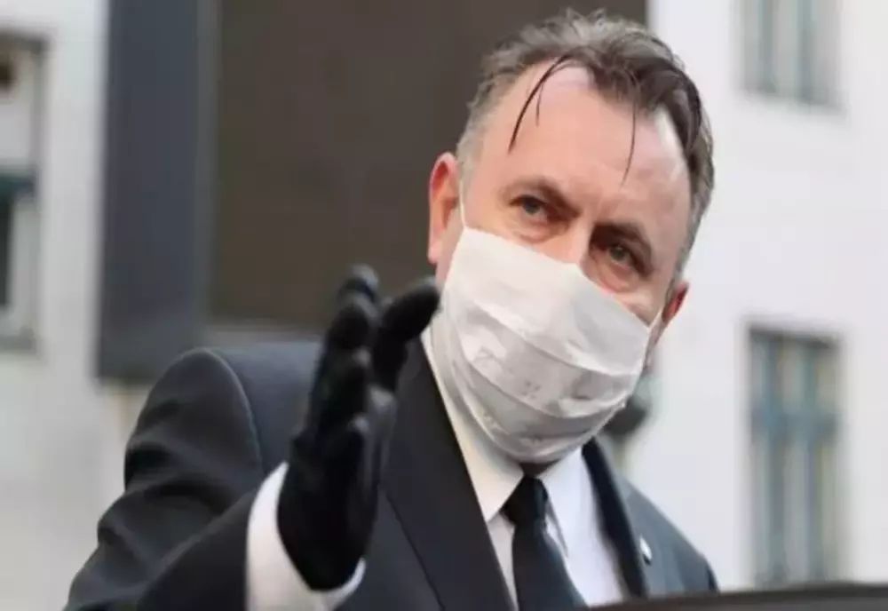 Ministrul Tătaru anunță măști gratuite pentru 2,3 milioane de persoane defavorizate