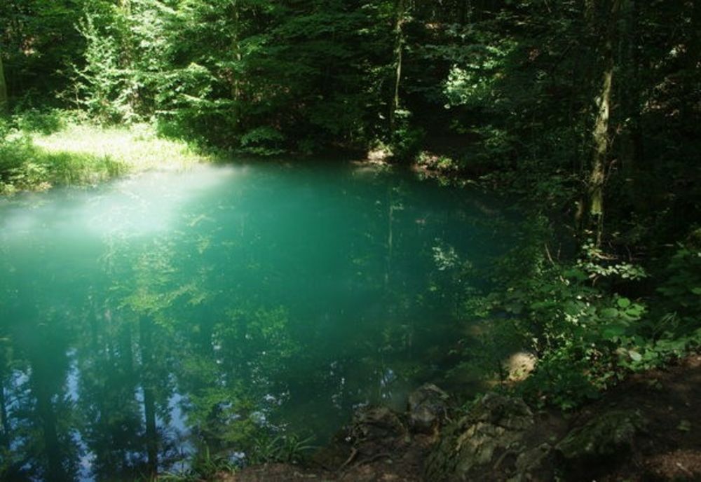 Legenda celui mai frumos ochi de apă din Banat. Atracție pentru turismul de weekend